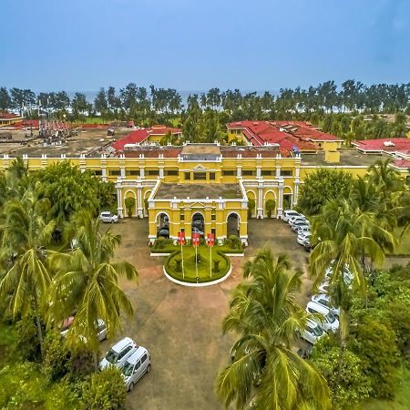 The Lalit Golf & Spa Resort Goa Canacona Buitenkant foto