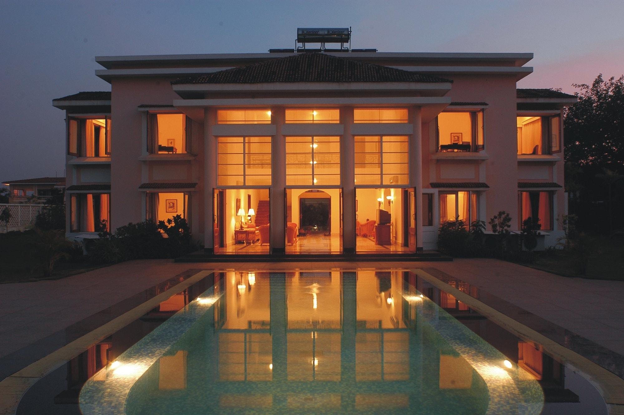 The Lalit Golf & Spa Resort Goa Canacona Buitenkant foto