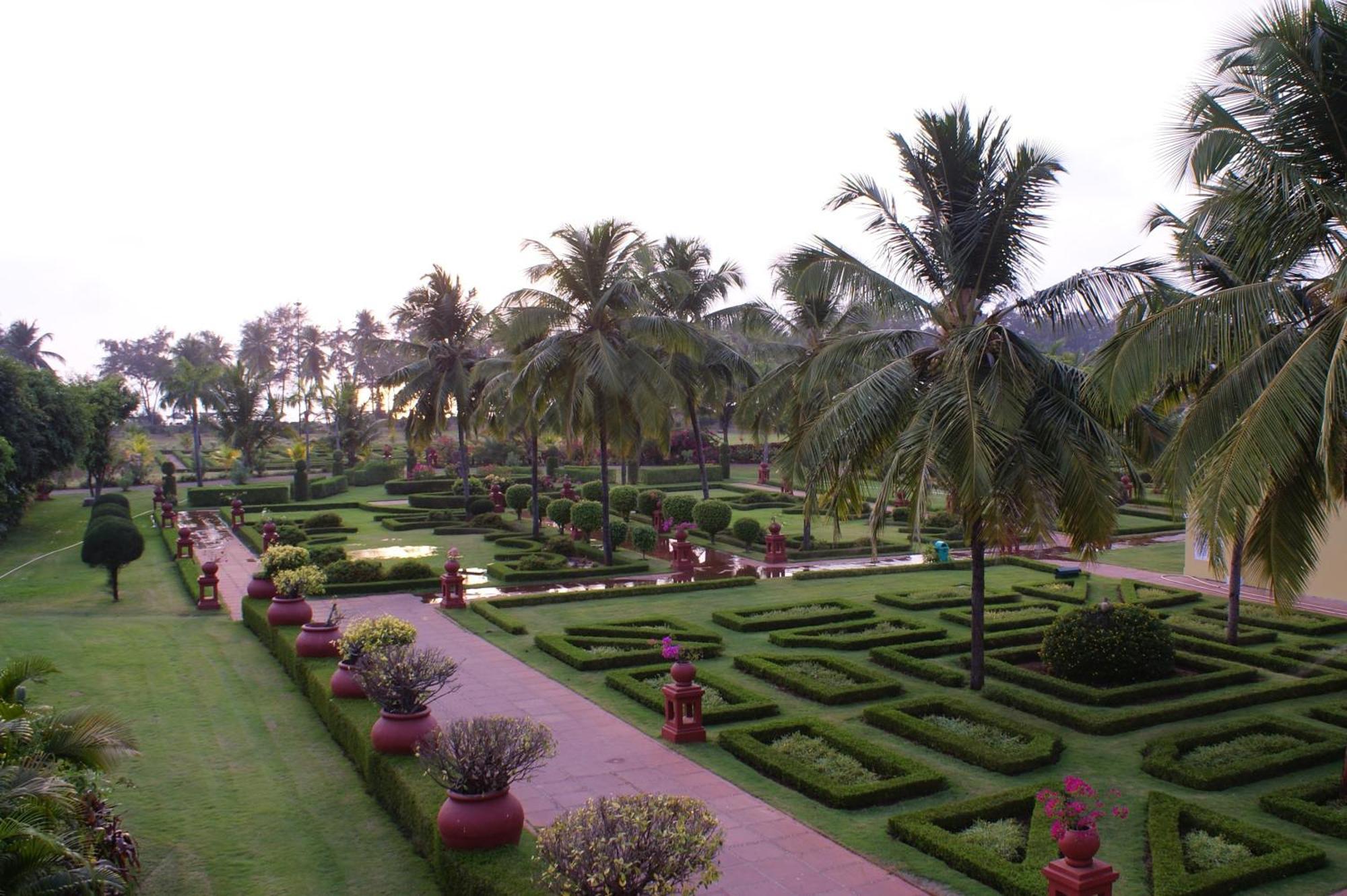 The Lalit Golf & Spa Resort Goa Canacona Buitenkant foto