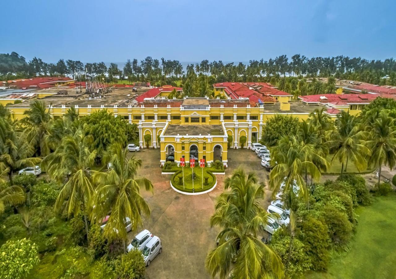 The Lalit Golf & Spa Resort Goa Canacona Buitenkant foto