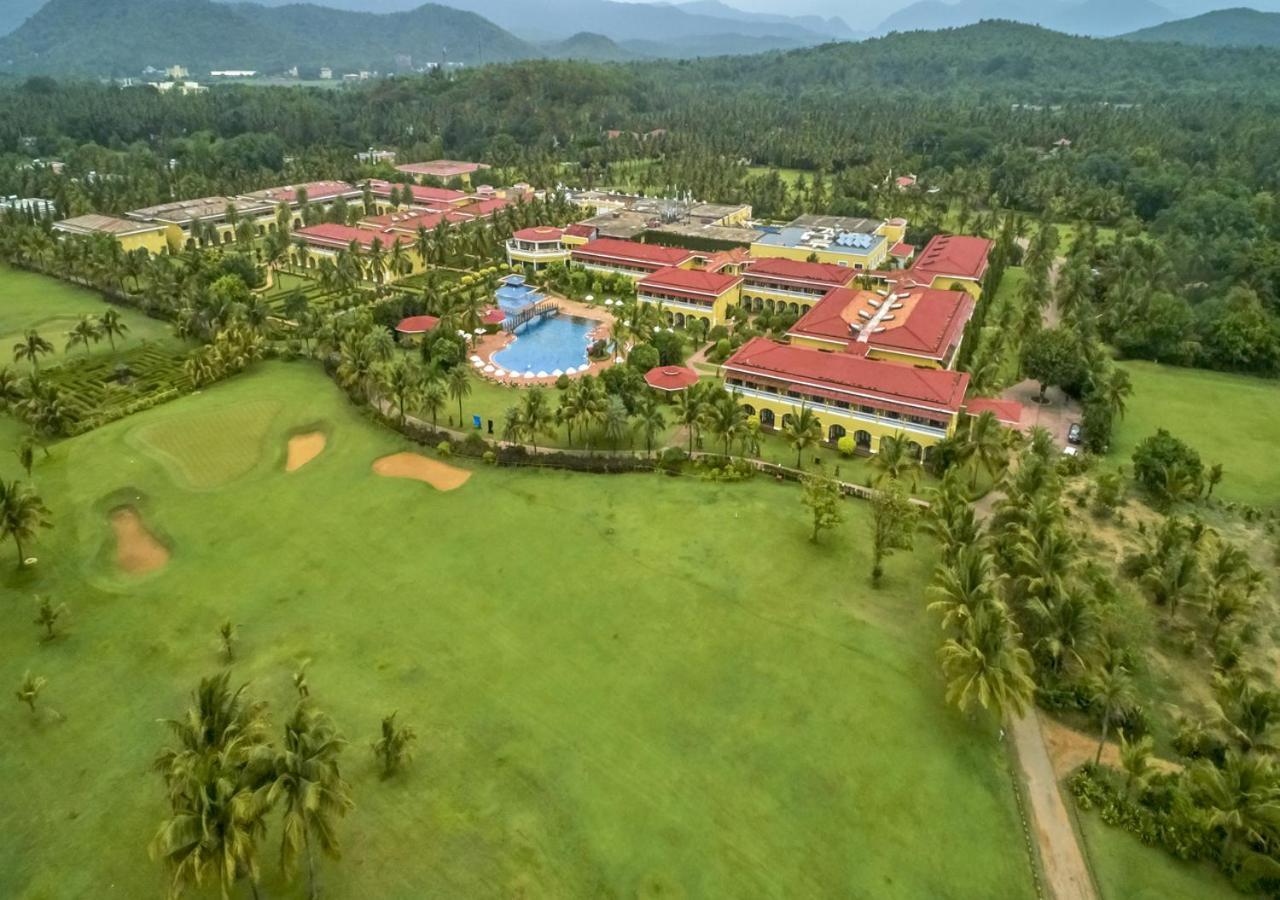 The Lalit Golf & Spa Resort Goa Canacona Buitenkant foto
