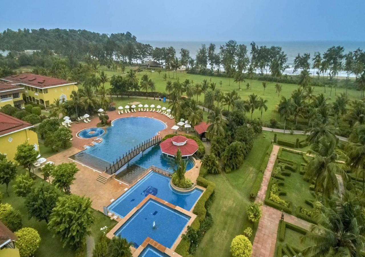 The Lalit Golf & Spa Resort Goa Canacona Buitenkant foto