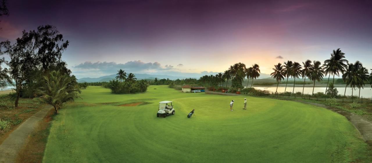 The Lalit Golf & Spa Resort Goa Canacona Buitenkant foto